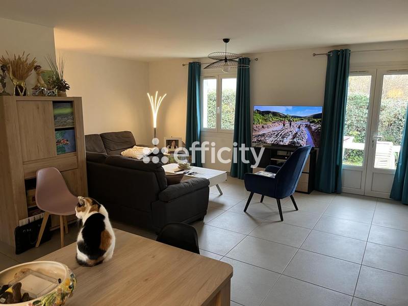 Villa - 100 m² - 5 pièces