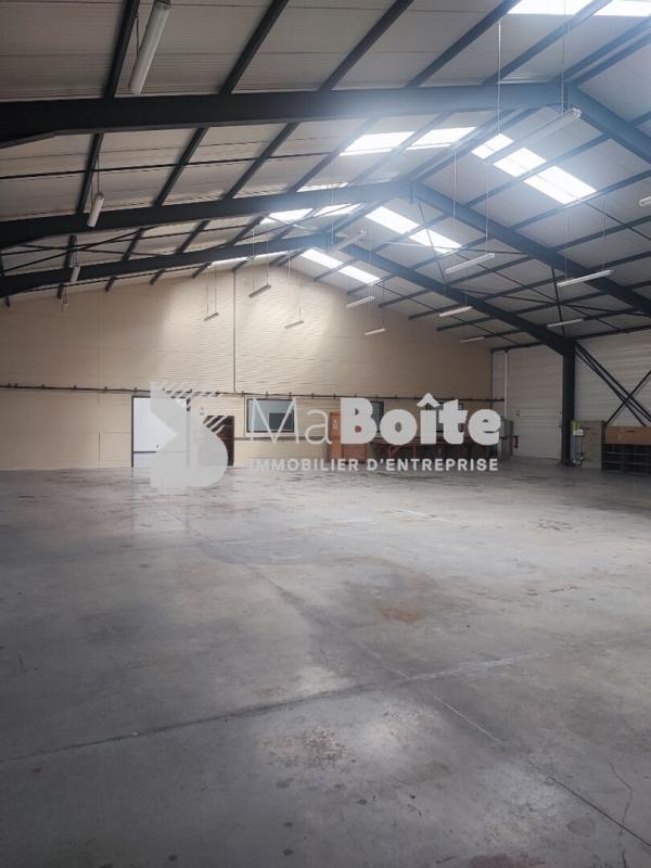 Entrepôt - 850 m²
