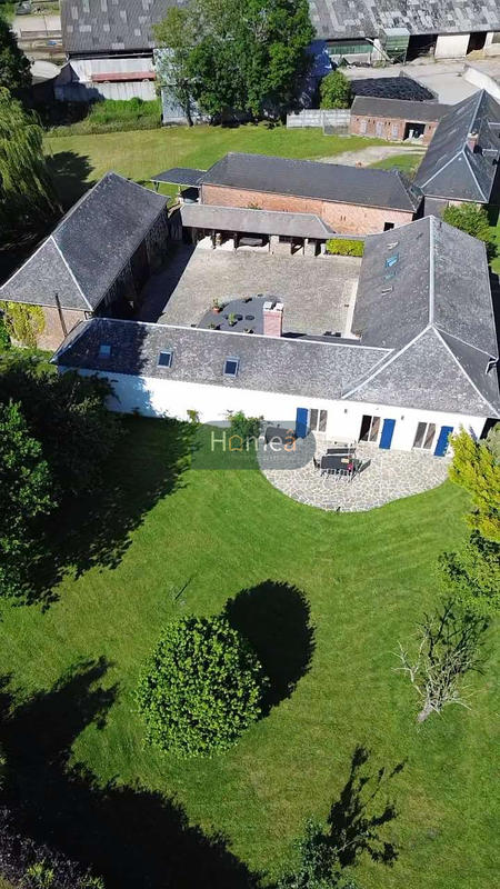 Propriété - 249 m² - 7 pièces