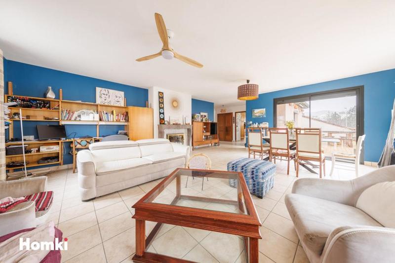 Maison - 200 m² - 6 pièces