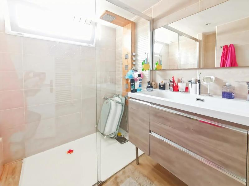 Maison - 87 m² - 5 pièces