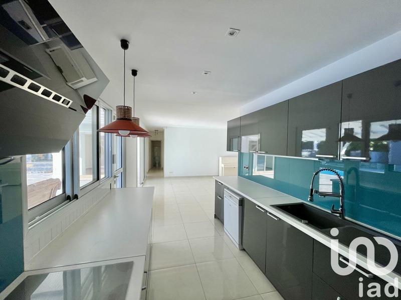 Maison - 180 m² - 5 pièces