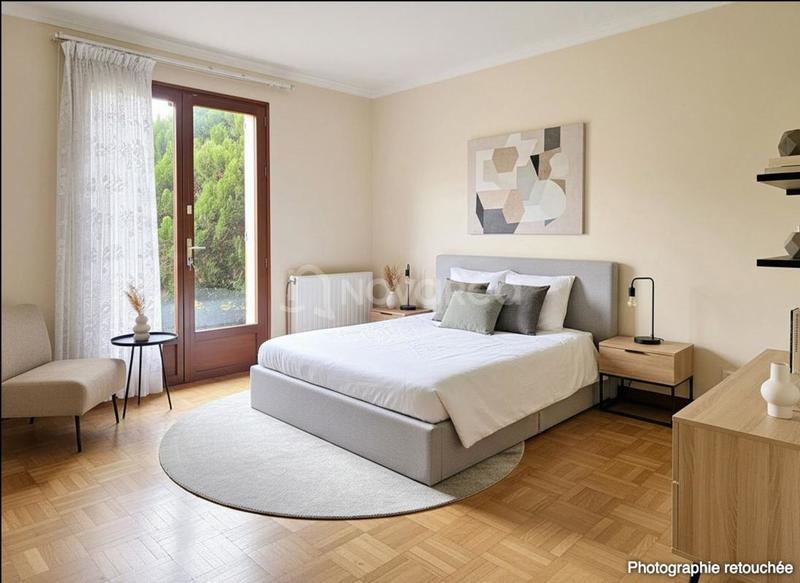 Maison - 210 m² - 8 pièces