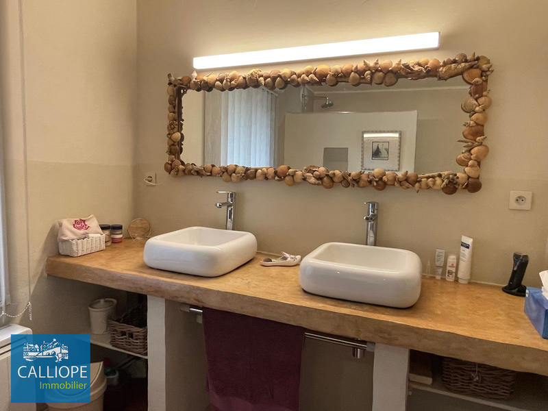 Maison - 208 m² - 8 pièces