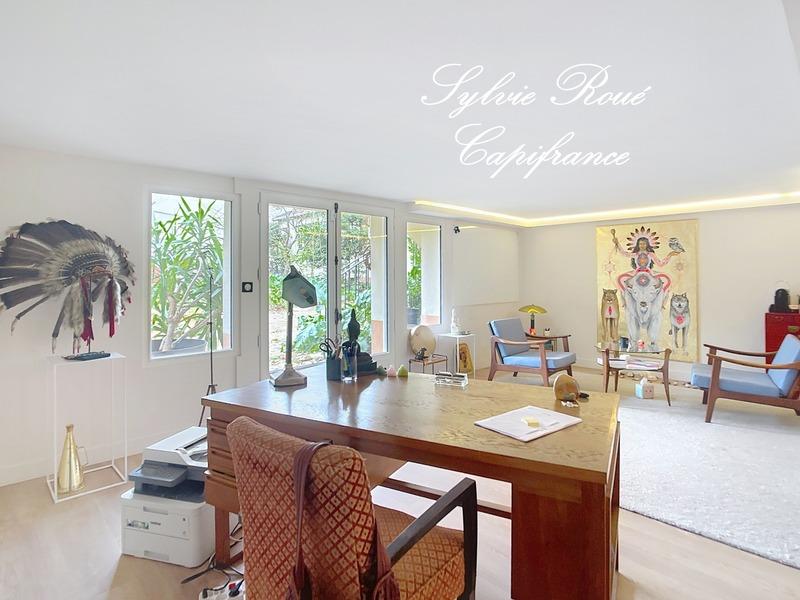 Maison - 430 m² - 12 pièces