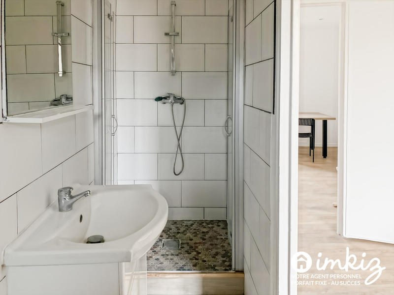 Maison - 185 m² - 12 pièces