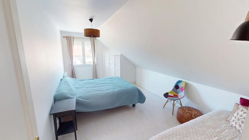 Maison - 180 m² - 6 pièces