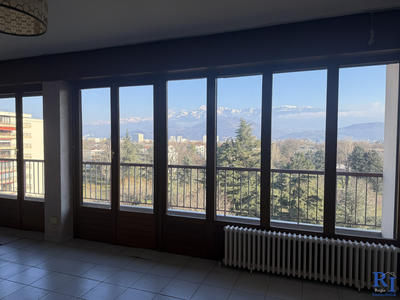 Appartement - 92 m² - 4 pièces