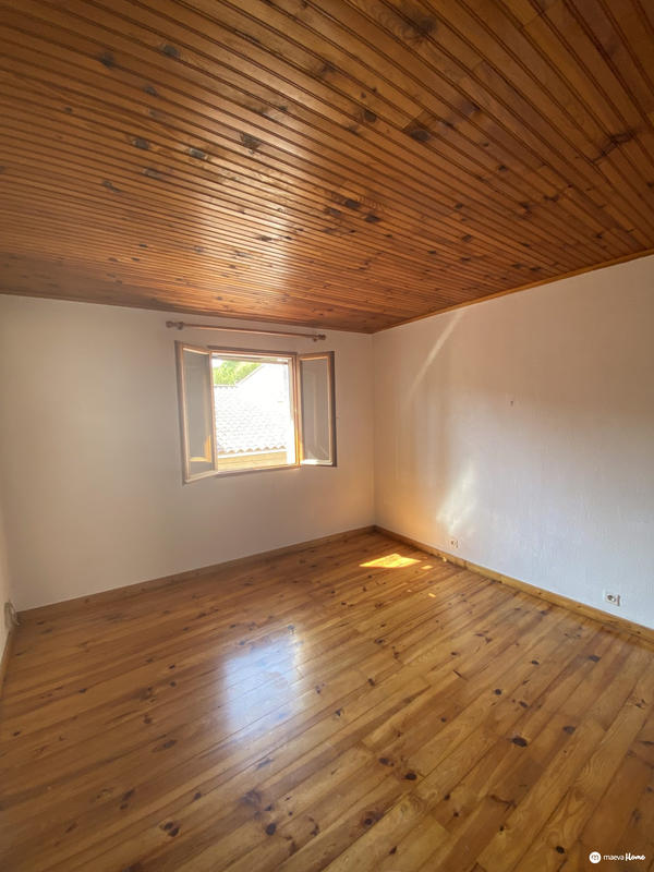 Maison - 142 m² - 9 pièces