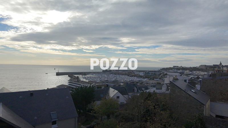 Maison - 240 m² - 9 pièces