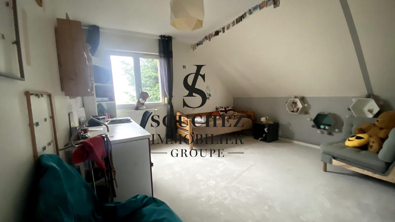 Maison - 209 m² - 9 pièces