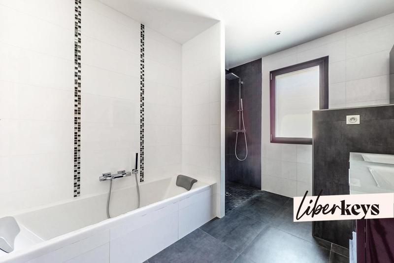 Maison d'architecte - 214 m² - 5 pièces