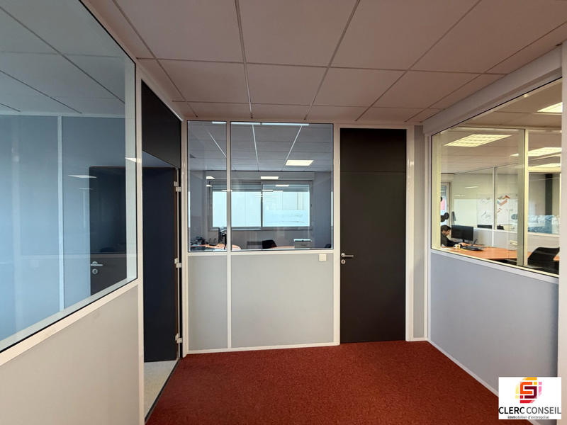 Local d'activités - 835 m²