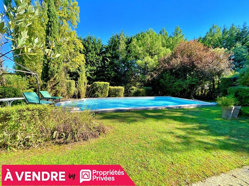 Propriété - 350 m² - 8 pièces