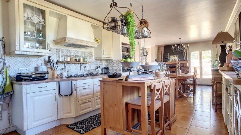 Maison - 180 m² - 7 pièces