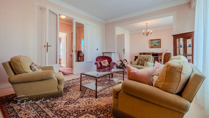 Appartement - 131 m² - 6 pièces