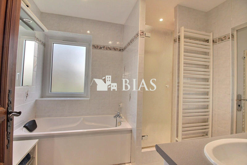 Maison - 136 m² - 5 pièces