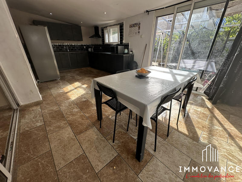 Maison - 99 m² - 5 pièces