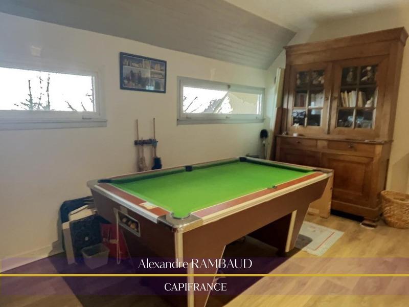 Maison - 231 m² - 8 pièces