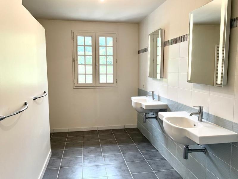 Maison - 263 m² - 9 pièces