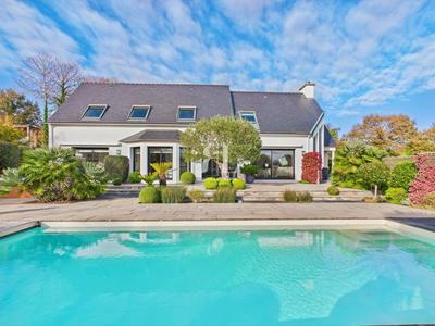 Maison - 230 m² - 5 pièces