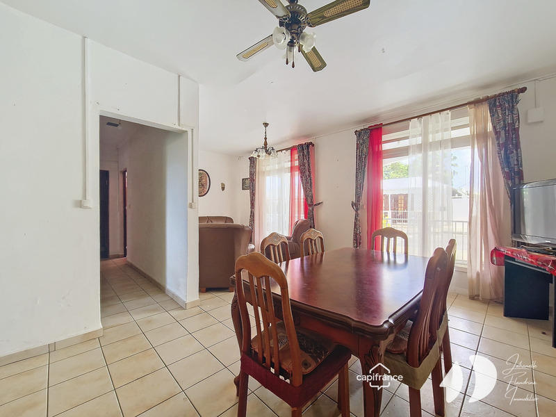 Maison - 193 m² - 9 pièces