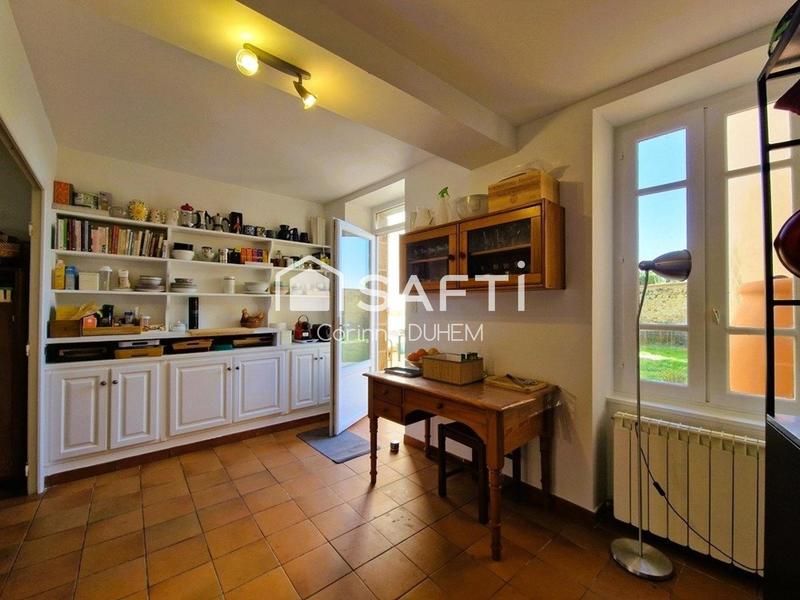 Maison - 260 m² - 10 pièces