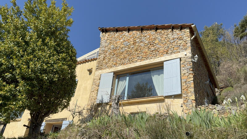 Propriété - 150 m² - 6 pièces