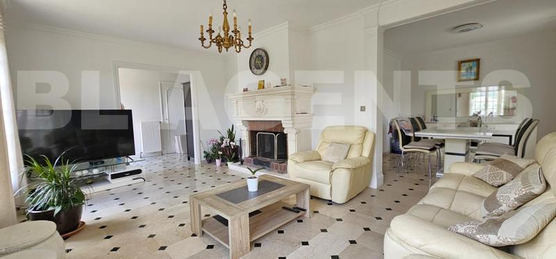 Maison traditionnelle - 140 m² - 6 pièces