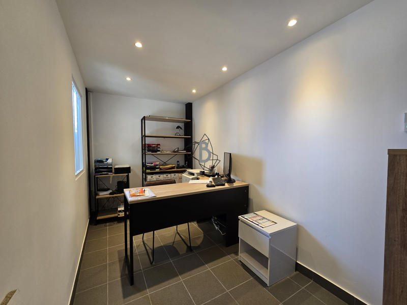 Local commercial - 198 m²