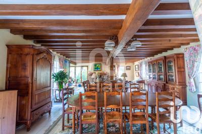 Maison - 235 m² - 8 pièces