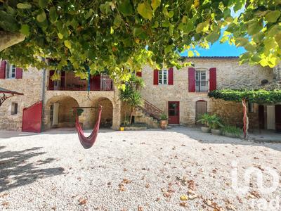 Maison - 340 m² - 12 pièces