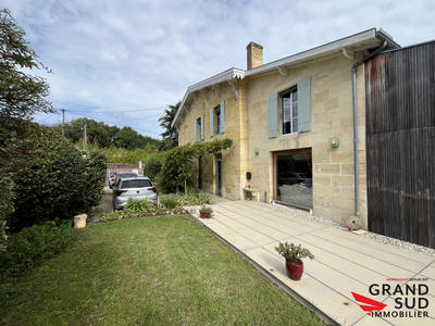 Maison - 237 m² - 8 pièces