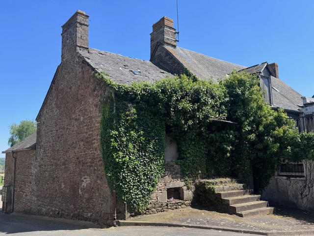 Maison - 390 m² - 9 pièces