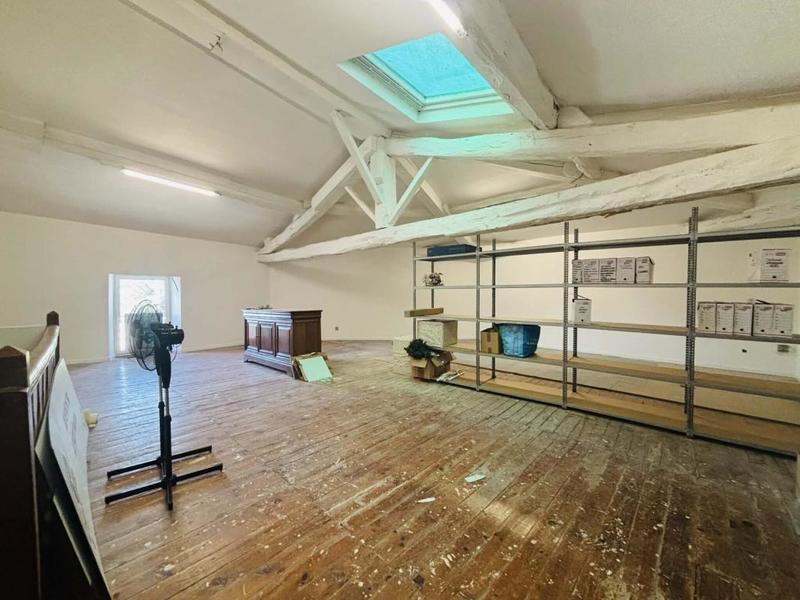 Immeuble - 140 m² - 3 pièces