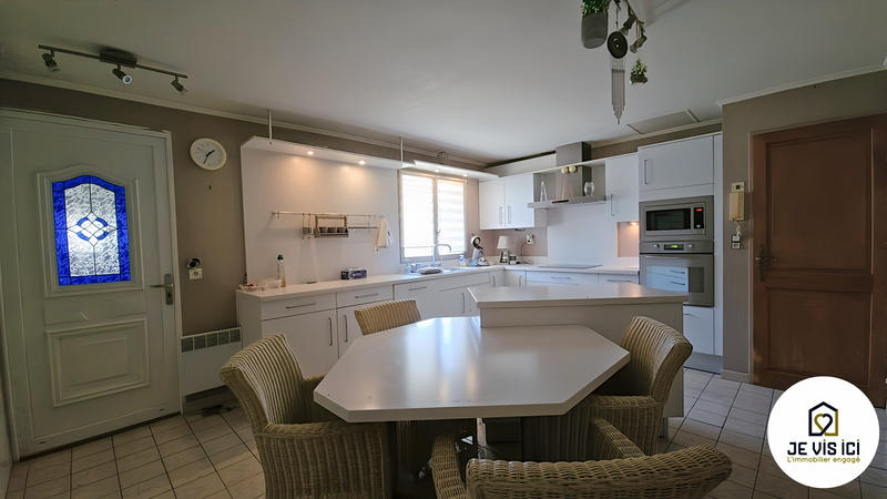 Maison - 130 m² - 7 pièces