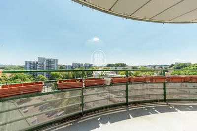 Appartement - 90 m² - 5 pièces