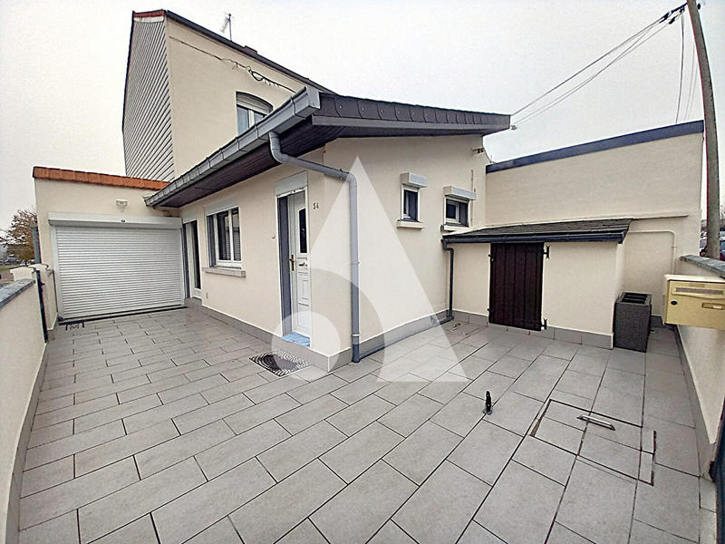 Maison - 94 m² - 6 pièces