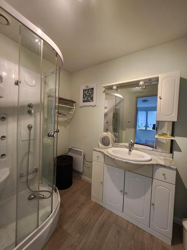 Maison - 175 m² - 9 pièces