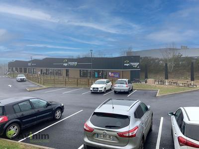 Local commercial - 201 m²