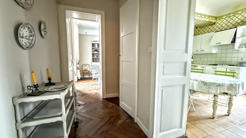 Propriété - 225 m² - 8 pièces