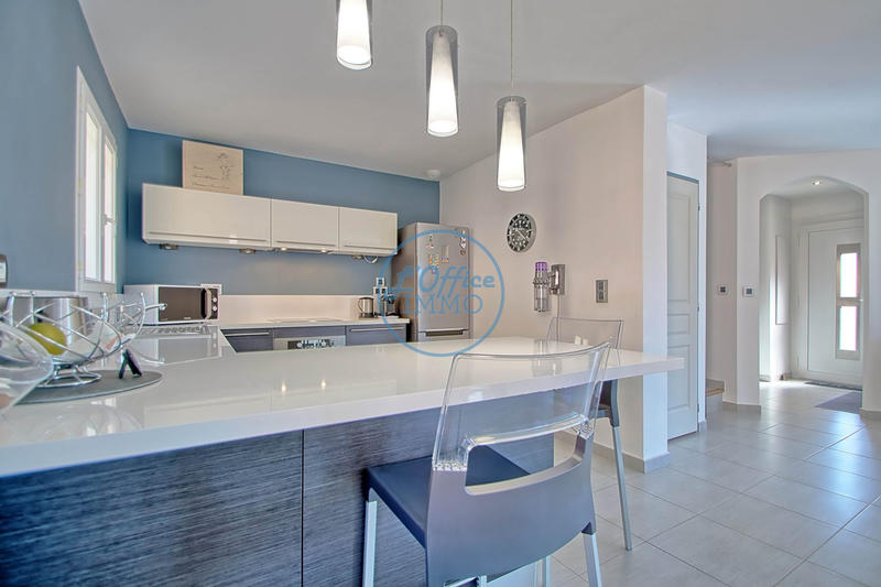 Maison traditionnelle - 97 m² - 4 pièces