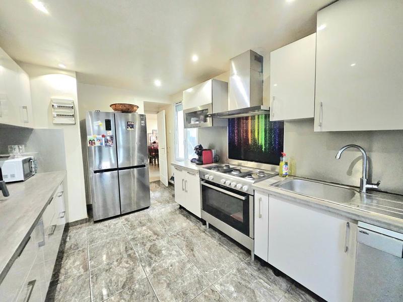 Maison - 195 m² - 7 pièces