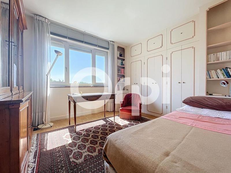 Appartement - 125 m² - 6 pièces