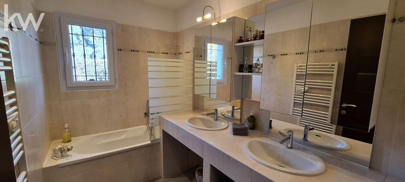 Maison d'architecte - 221 m² - 9 pièces