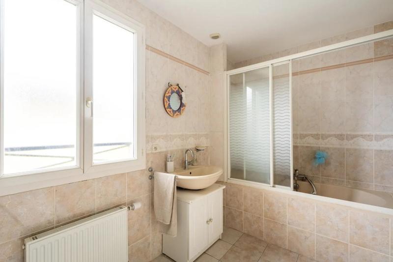 Maison - 184 m² - 8 pièces