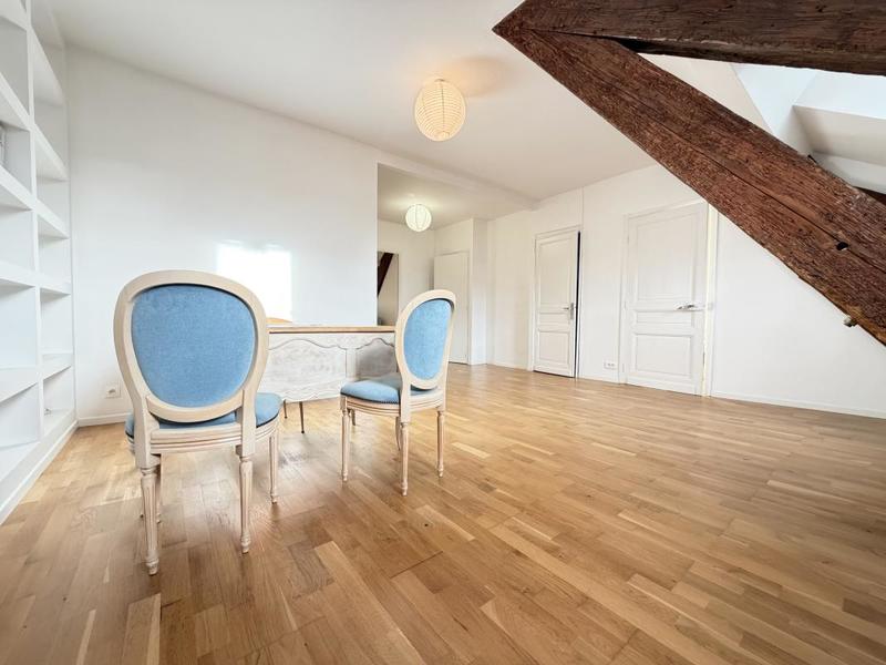 Maison bourgeoise - 266 m² - 12 pièces