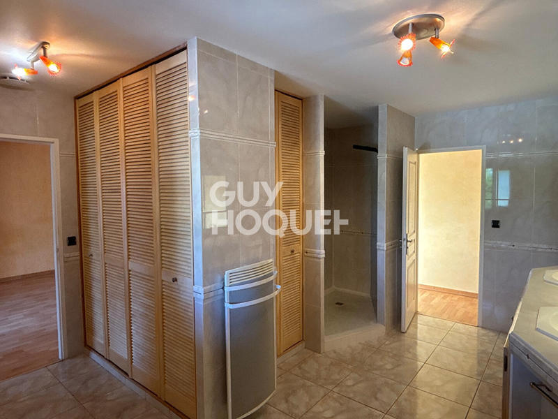 Maison - 200 m² - 5 pièces