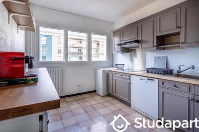 Chambre - 12 m² - 1 pièce