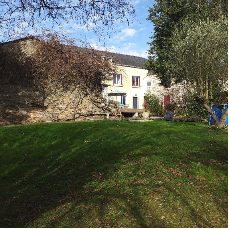 Maison - 237 m² - 6 pièces